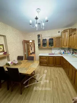 Продается 3-комнатная квартира