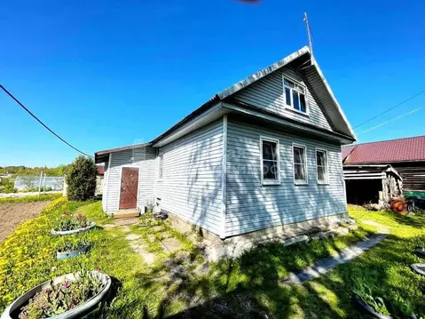 Дом в Новгородская область, Новгородский район, д. Савино Школьная ...