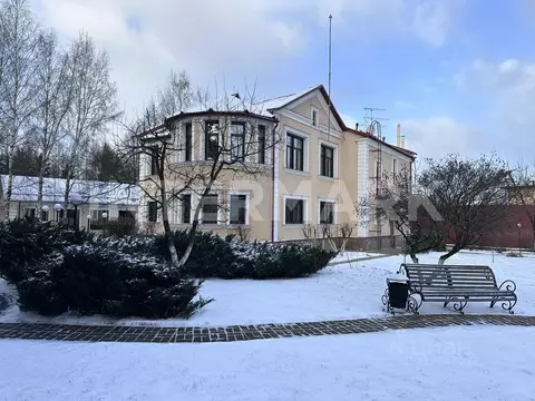 Коттедж в Москва д. Милюково, ул. Монастырская, 14с1 (420 м)