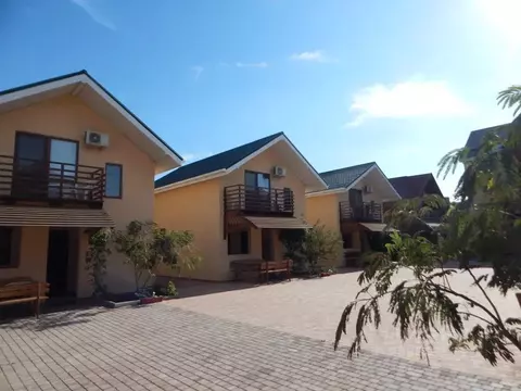 Дом в Крым, Сакский район, Лесновское с/пос, с. Прибрежное ул. ...