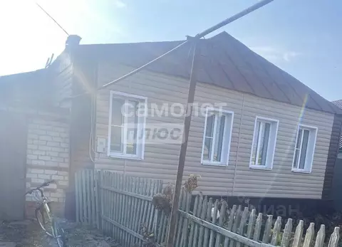 Дом в Курская область, Октябрьский район, Черницынский сельсовет, с. ...