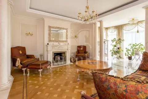 Дом в Москва ш. Рублево-Успенское (650 м)