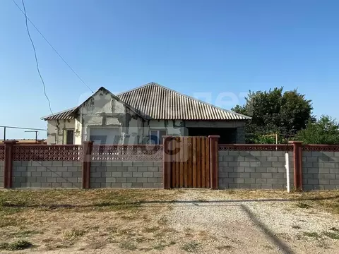 Дом в Крым, Раздольненский район, Славянское с/пос, с. Славянское ул. ...