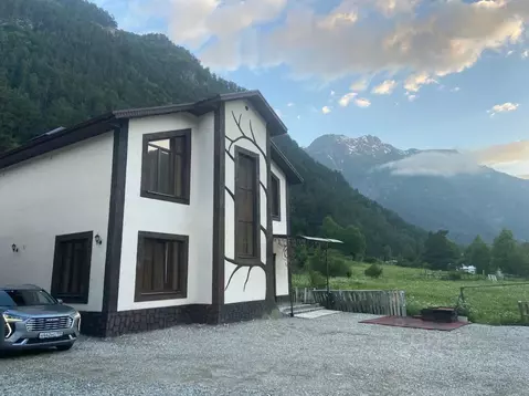Дом в Кабардино-Балкария, Эльбрусский район, с. Эльбрус ул. Согаева, ...