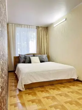 1-к кв. Крым, Симферополь ул. Троллейбусная, 3 (70.0 м)