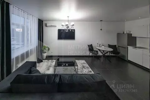 Студия Тюменская область, Тюмень ул. Первооткрывателей, 10 (37.7 м)