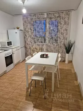 3-к кв. Башкортостан, Уфа ул. Академика Ураксина, 1 (97.0 м)