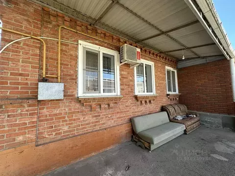 Дом в Краснодарский край, Динской район, Новотитаровское с/пос, Карла ...