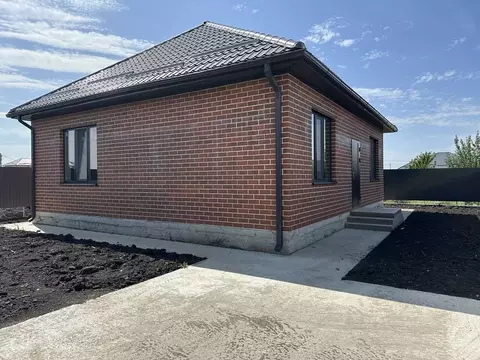 Дом в Краснодарский край, Динской район, Новотитаровская ст-ца ул. ...