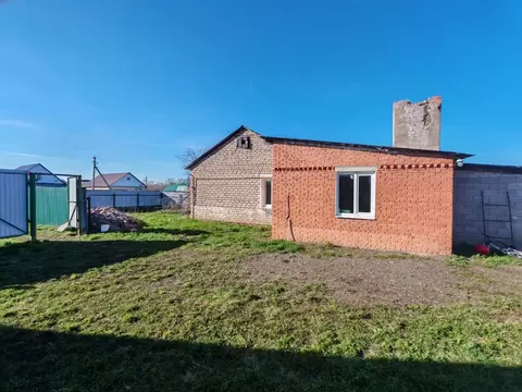 Дом в Башкортостан, Стерлитамакский район, Наумовский сельсовет, д. ...