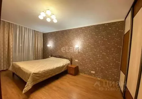 2-к кв. Тюменская область, Тюмень ул. Челюскинцев, 28 (80.0 м)