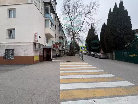 Торговая площадь в Крым, Ялта ул. Сеченова, 12 (89 м)