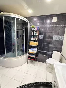 2-к кв. Саратовская область, Энгельс Трудовая ул., 12/1 (68.0 м)