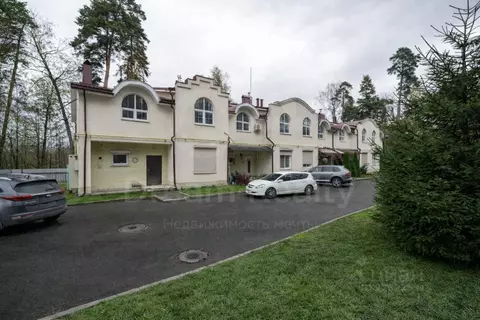 Таунхаус в Московская область, Королев ул. Сосновый Бор, 12с5 (150 м)