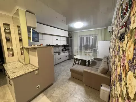 2-к кв. Тюменская область, Тюмень ул. Николая Семенова, 31 (75.0 м)