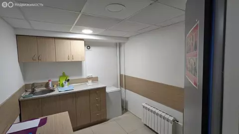 Торговая площадь (301 м)