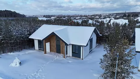Дом в Свердловская область, Белоярский муниципальный округ, пос. ...
