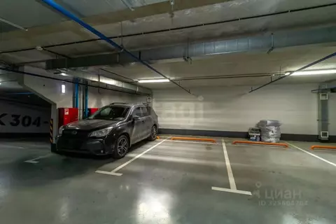 Гараж в Тюменская область, Тюмень ул. Тимофея Чаркова, 81с1 (14 м)