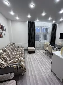 Студия Тюменская область, Тюмень ул. Парада Победы, 7 (39.0 м)