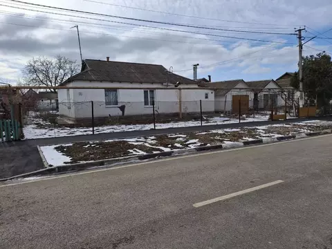 Дом в Крым, Сакский район, с. Фрунзе ул. Гагарина, 71 (90 м)