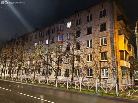 3-комнатная квартира: Ломоносов, Александровская улица, 36А (57 м)