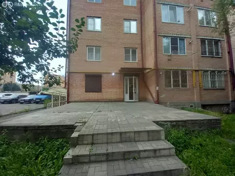 Торговая площадь (63.7 м)