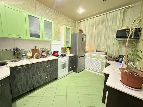 3-комнатная квартира: Астрахань, улица Бориса Алексеева, 36 (72.3 м)