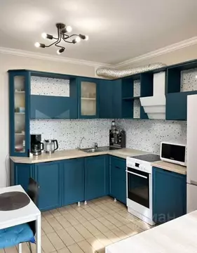 2-к кв. Тюменская область, Тюмень ул. Николая Семенова, 27к3 (65.2 м)