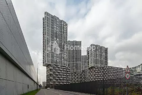 Продается 4-комнатная квартира