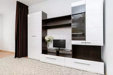 1-к кв. Свердловская область, Екатеринбург ул. Машинная, 46 (49.0 м)