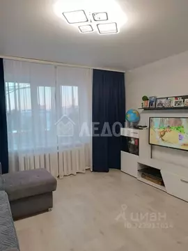 3-к кв. Омская область, Омск Звездный мкр, ул. Лисицкого, 3к1 (57.0 м)