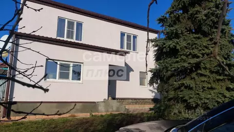 Дом в Курская область, Курский район, Брежневский сельсовет, с. ...