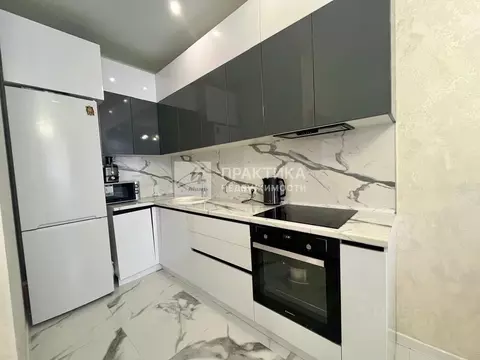 3-к кв. Москва пос. Коммунарка, ул. Липовый Парк, 8к1 (72.0 м)