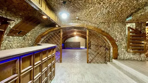 Помещение свободного назначения в Крым, Евпатория ул. Революции, 31А ...