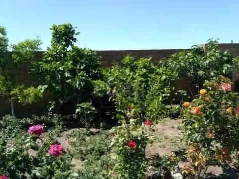 Дом в Крым, Ленинский район, Семисотское с/пос, с. Каменское пер. ...