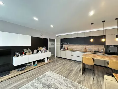 Продается 3-комнатная квартира