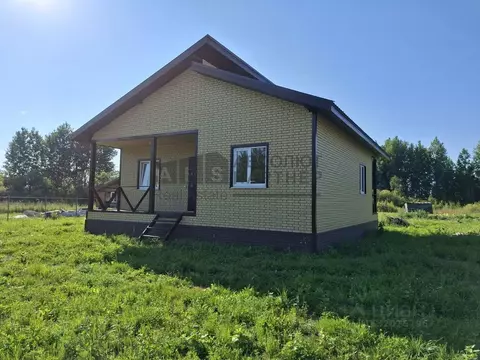 Дом в Новгородская область, Новгородский район, Ракомское с/пос, д. ...