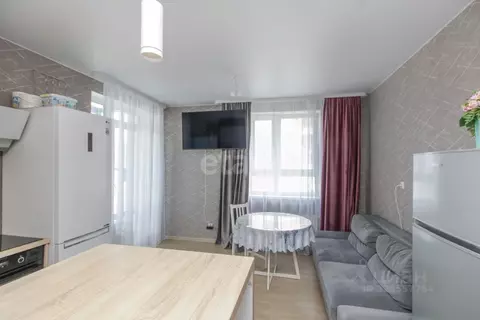 3-к кв. Тюменская область, Тюмень ул. Владимира Бахарева, 3к1 (70.6 м)