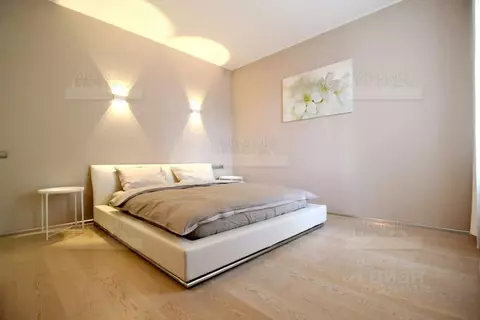 2-к кв. Санкт-Петербург Малоохтинский просп., 16к1 (70.0 м)