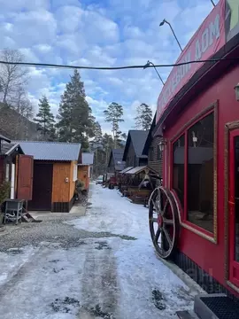 Дом в Карачаево-Черкесия, Зеленчукский район, с. Архыз ул. Курджиева, ...
