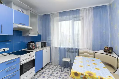 2-к кв. Тюменская область, Тюмень 6-й мкр, ул. Валерии Гнаровской, 5 ...