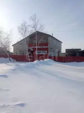 Дом в Алтайский край, Табунский район, с. Алтайское Комсомольская ул. ...