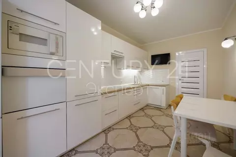 2-к кв. Калининградская область, Калининград Осенняя ул., 4 (69.7 м)