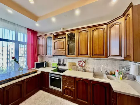 Продается 4-комнатная квартира