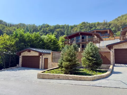 Дом в Краснодарский край, Сочи Красная Поляна пгт,  (300 м)