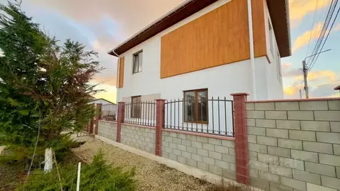 Дом в Крым, Сакский район, с. Уютное ул. Восточная (160 м)