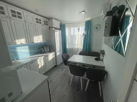 Продается 4-комнатная квартира