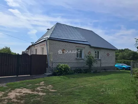 Дом в Воронежская область, Аннинский район, Рубашевское с/пос, с. ...