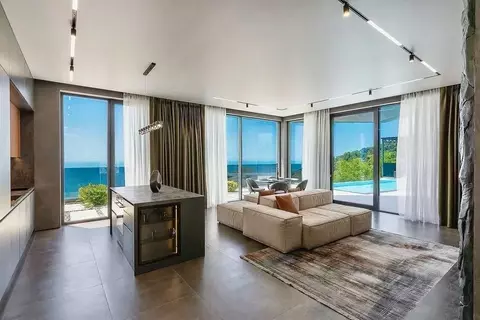 Дом в Краснодарский край, Сочи ул. Черноморская, 1 (260 м)