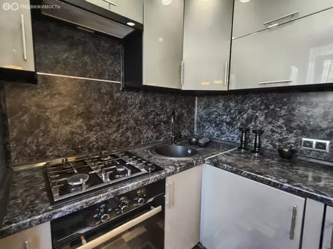 3-комнатная квартира: Йошкар-Ола, улица Мира, 53 (39 м)